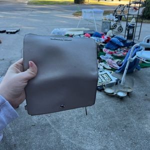 Michael Kors wallet with zipper and phone holder